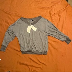 Yue YiLang XS Gray 3/4 Sleeve V Neck Top Send Offer Make Buy Right Now Do It